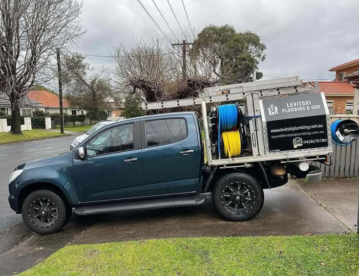 Local plumbing with standards that hold up on site hero image